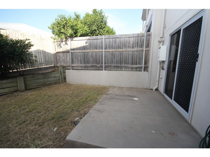10 Kinglake Avenue, Springfield Lakes QLD 4300
