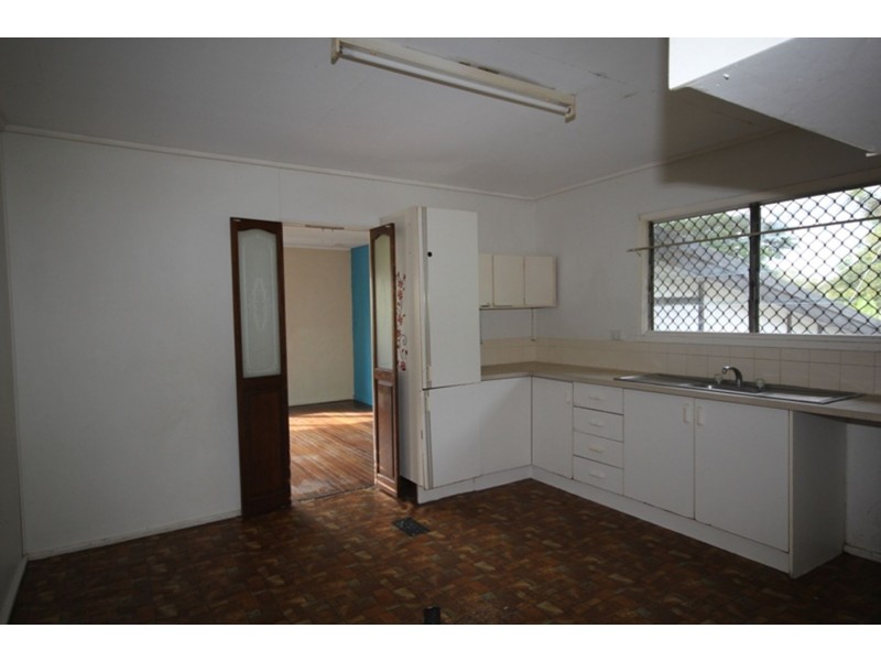 8 Linda Street, Goodna QLD 4300