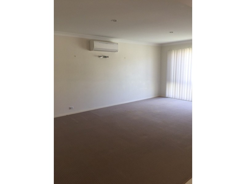 69 Lloyd Bird Crescent, Springfield Lakes QLD 4300