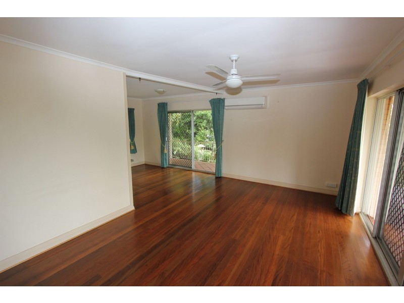 218 Englefield Road, Oxley QLD 4075