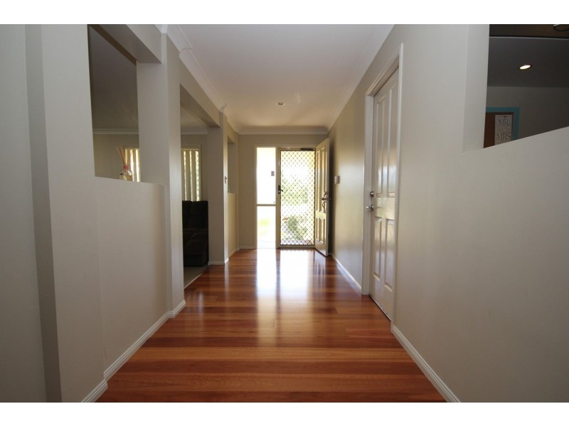 6 Dew Close, Springfield Lakes QLD 4300