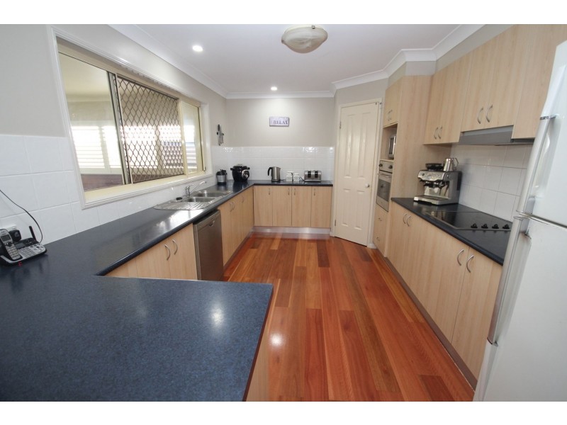 6 Dew Close, Springfield Lakes QLD 4300