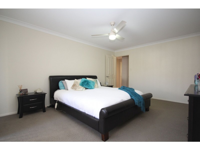 6 Dew Close, Springfield Lakes QLD 4300