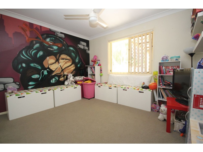 6 Dew Close, Springfield Lakes QLD 4300