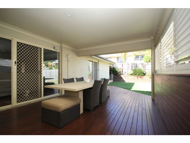 6 Dew Close, Springfield Lakes QLD 4300