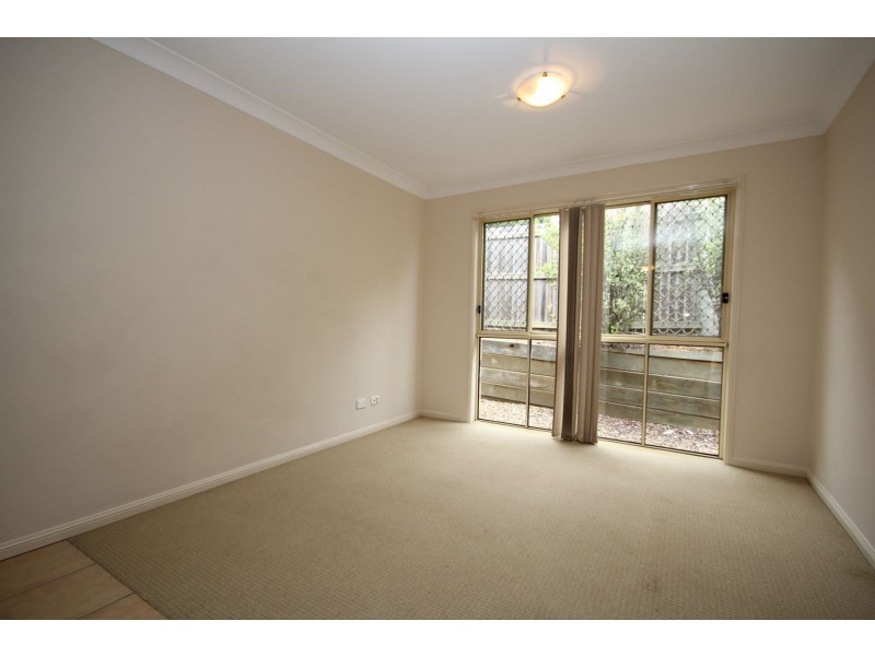 17 Greenleaf Avenue, Springfield Lakes QLD 4300