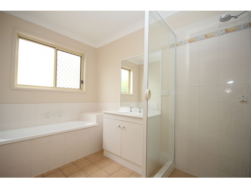 17 Greenleaf Avenue, Springfield Lakes QLD 4300