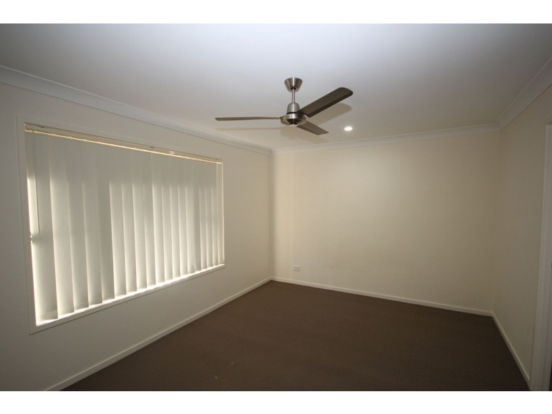 19 Wright Crescent, Flinders View QLD 4305