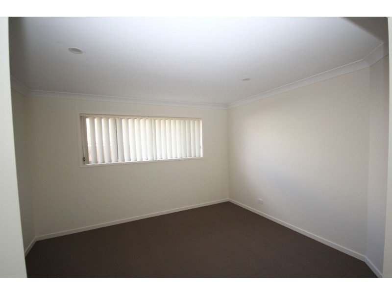 19 Wright Crescent, Flinders View QLD 4305