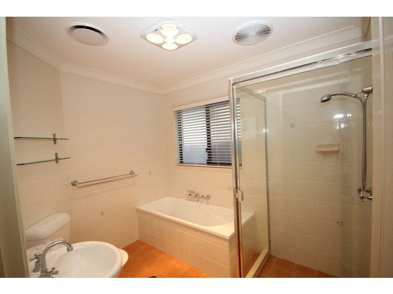 4 Dew Close, Springfield Lakes QLD 4300