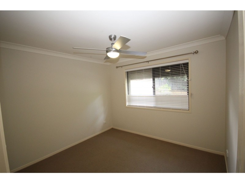 4 Dew Close, Springfield Lakes QLD 4300