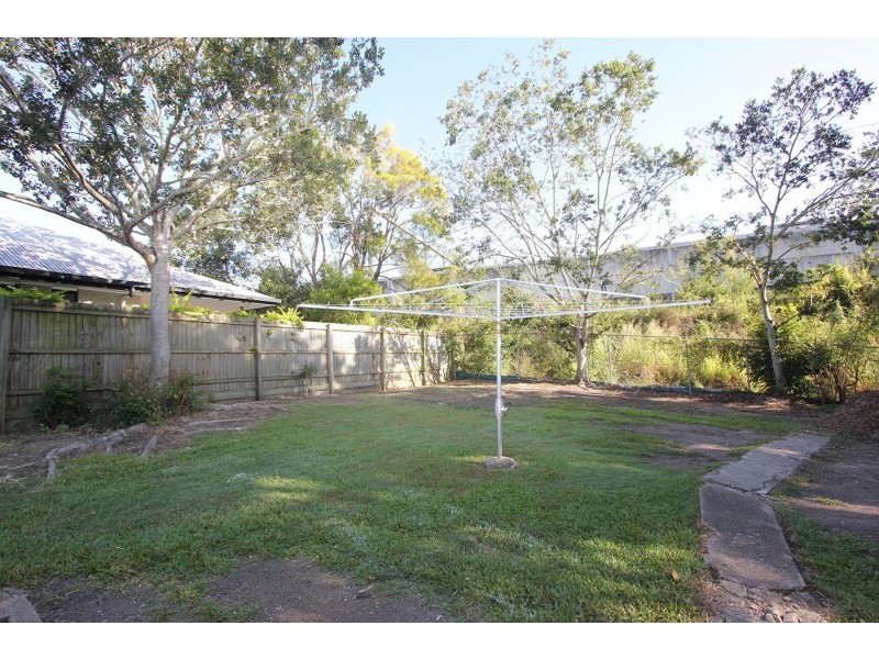83 Ellen Street, Oxley QLD 4075