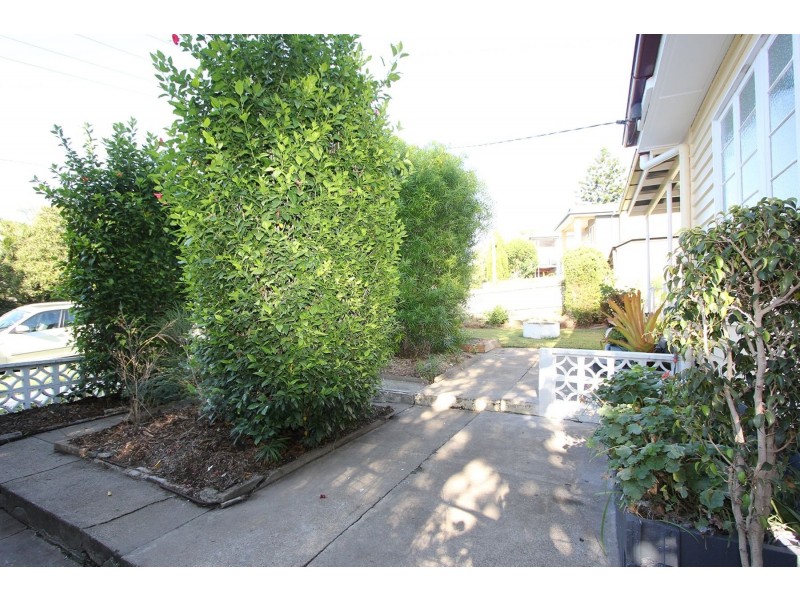 83 Ellen Street, Oxley QLD 4075