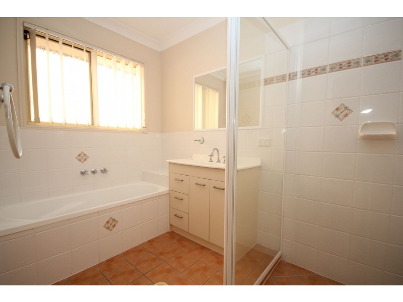 5 Booloumba Crescent, Forest Lake QLD 4078