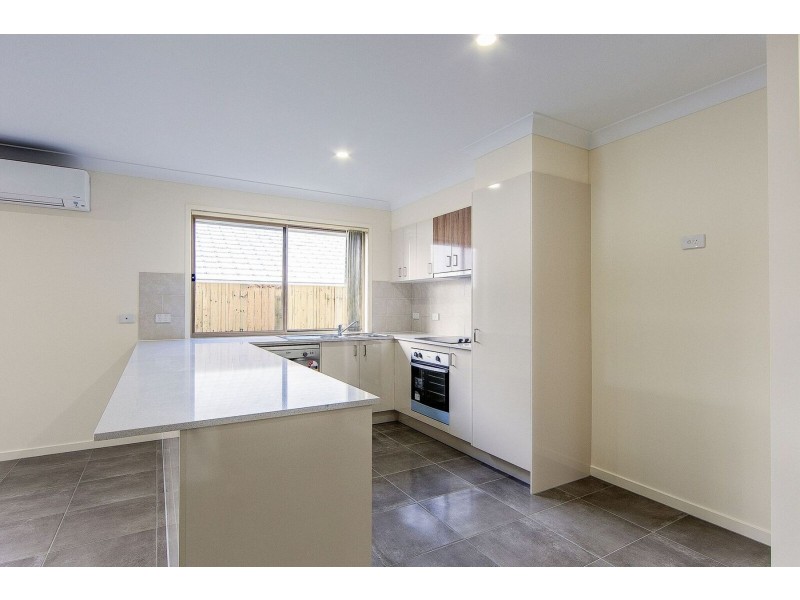 19 Wright Crescent, Flinders View QLD 4305