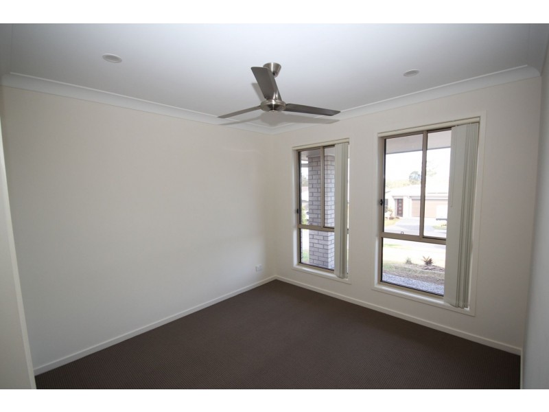 19 Wright Crescent, Flinders View QLD 4305