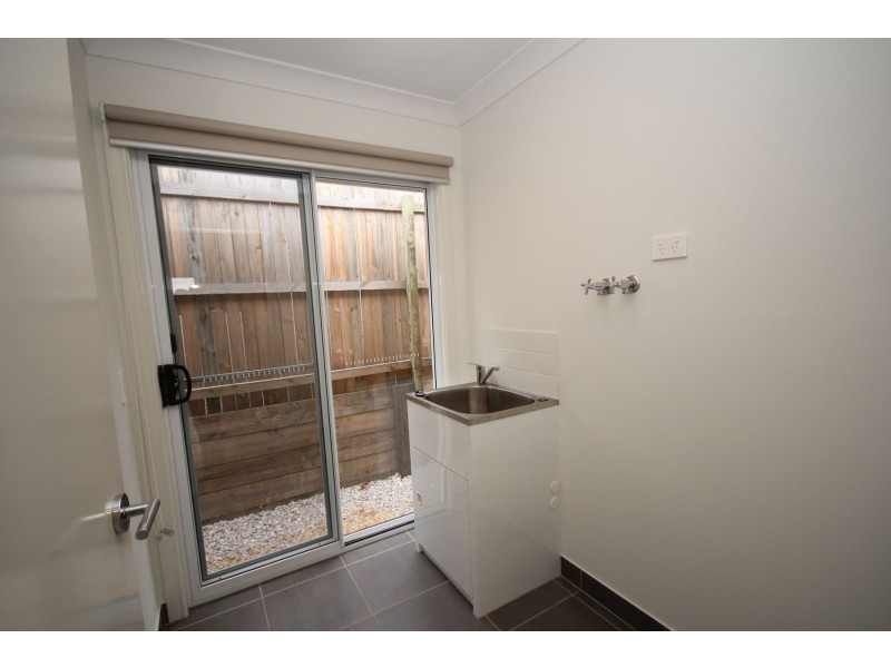 83 Angelica Avenue, Spring Mountain QLD 4124