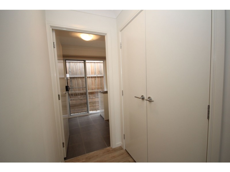 83 Angelica Avenue, Spring Mountain QLD 4124