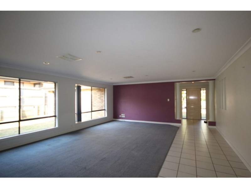 4 Canterbury Bells Circuit, Springfield Lakes QLD 4300