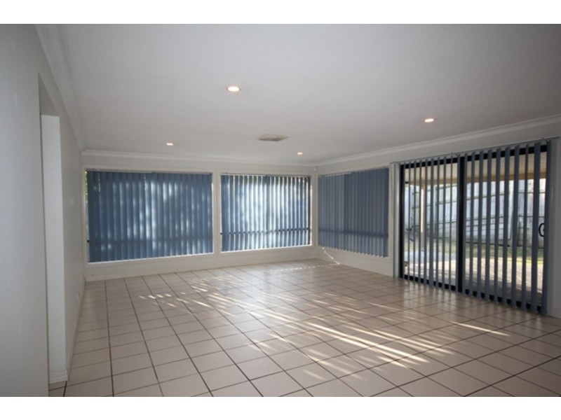 4 Canterbury Bells Circuit, Springfield Lakes QLD 4300