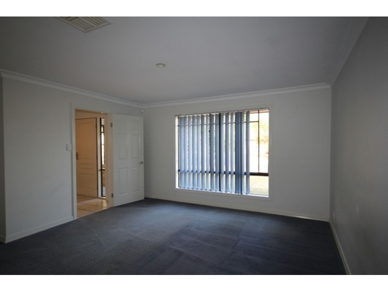 4 Canterbury Bells Circuit, Springfield Lakes QLD 4300