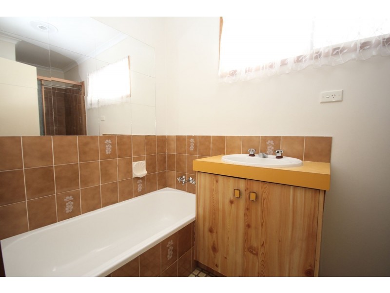 24 Ormond Road, Oxley QLD 4075