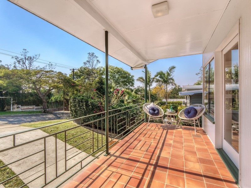 62 Blackstone Street, Indooroopilly QLD 4068