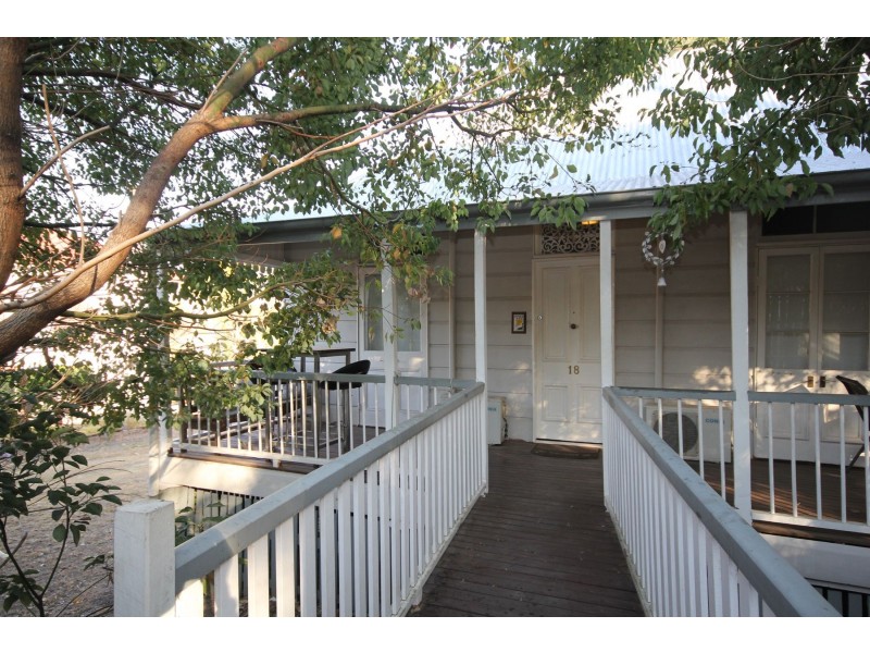 18 Arthur Street, Woodend QLD 4305