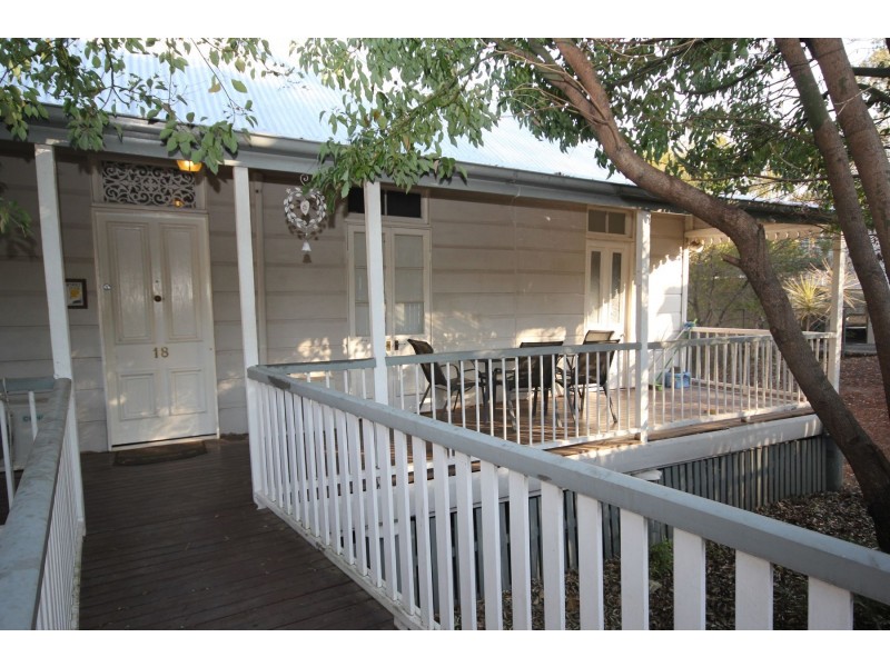 18 Arthur Street, Woodend QLD 4305