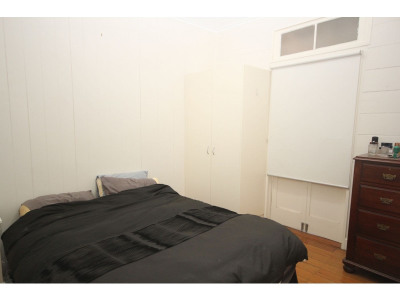 18 Arthur Street, Woodend QLD 4305