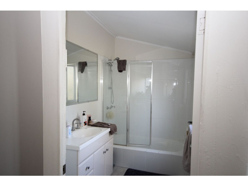 18 Arthur Street, Woodend QLD 4305