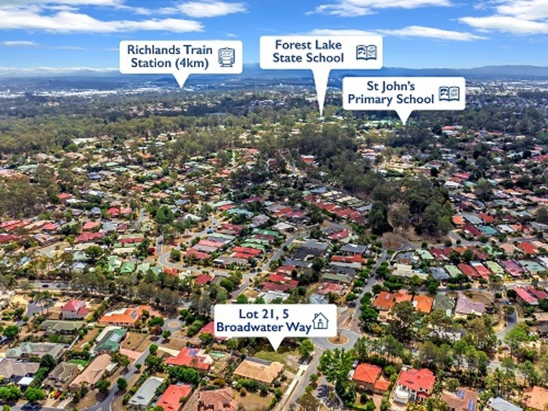 1 Broadwater Way, Forest Lake QLD 4078