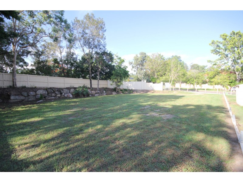 1 Broadwater Way, Forest Lake QLD 4078