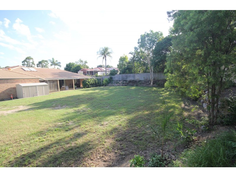 1 Broadwater Way, Forest Lake QLD 4078