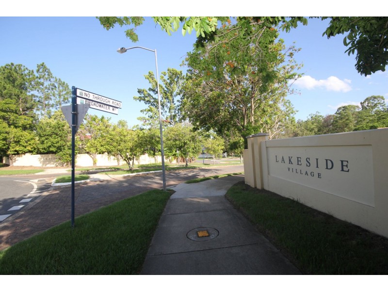 1 Broadwater Way, Forest Lake QLD 4078