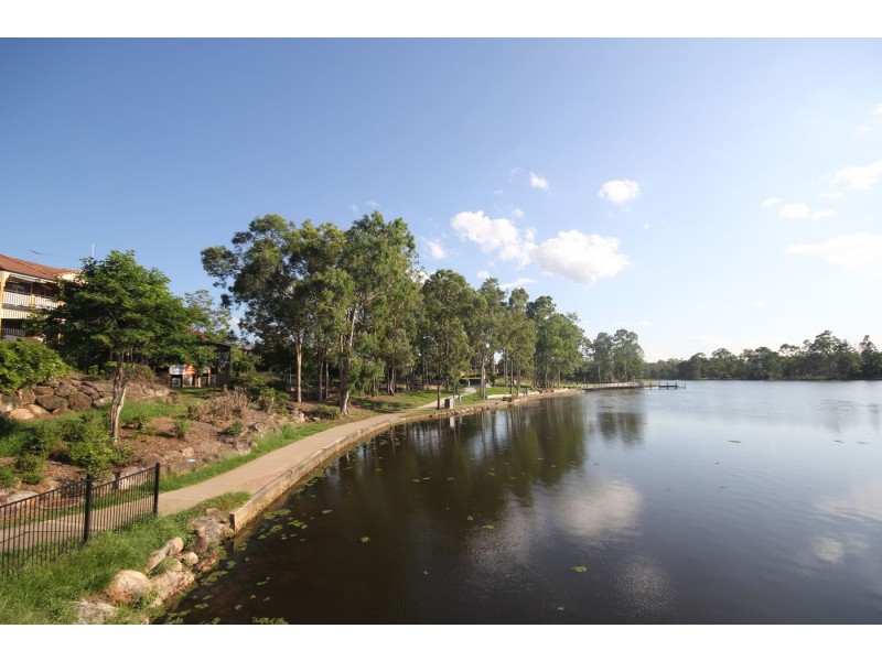 1 Broadwater Way, Forest Lake QLD 4078