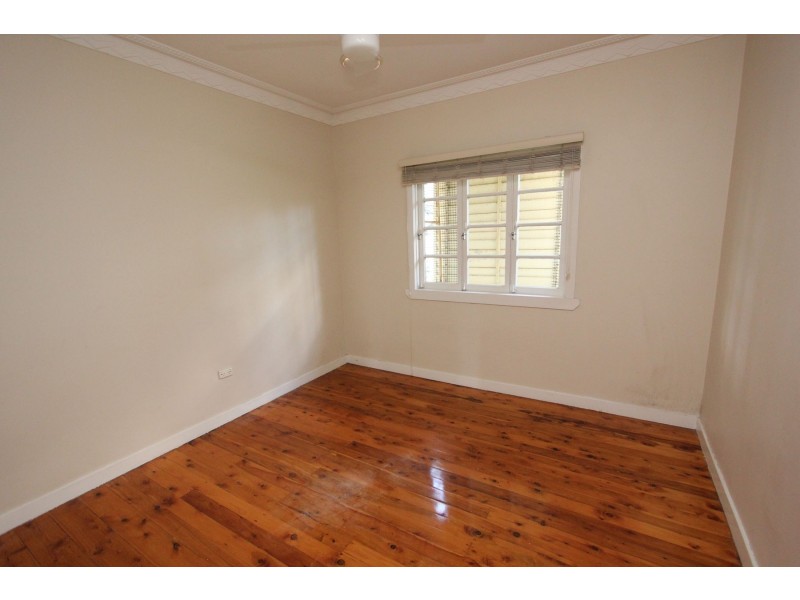 64 Graceville Avenue, Graceville QLD 4075