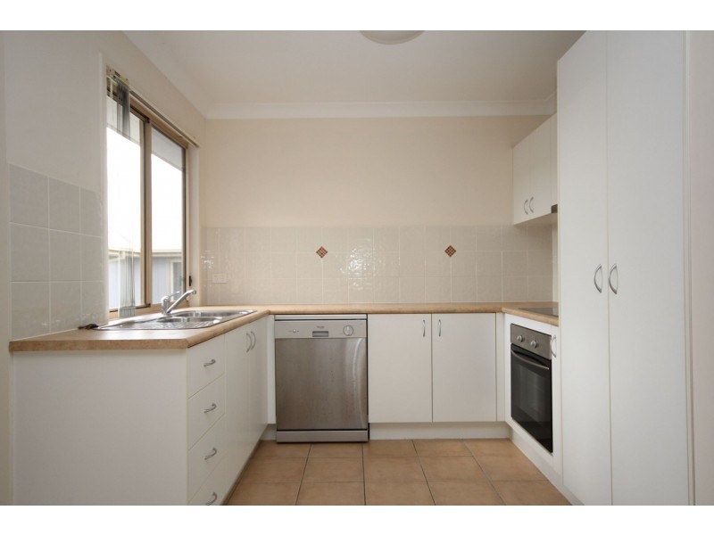 1/7 Grenadier Circle, Ebbw Vale QLD 4304