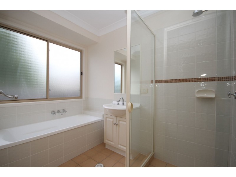 1/7 Grenadier Circle, Ebbw Vale QLD 4304