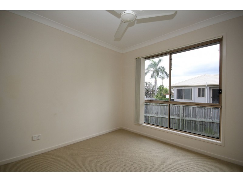1/7 Grenadier Circle, Ebbw Vale QLD 4304