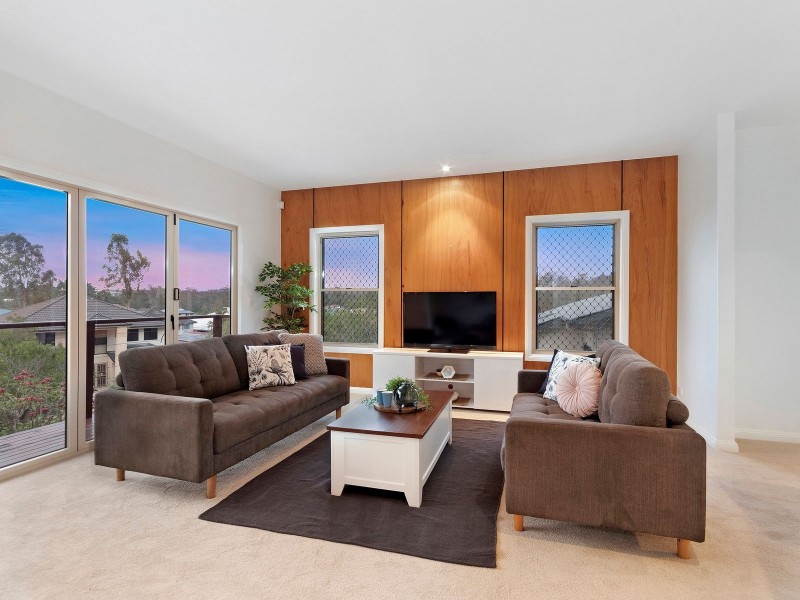 50 Oakview Circuit, Brookwater QLD 4300