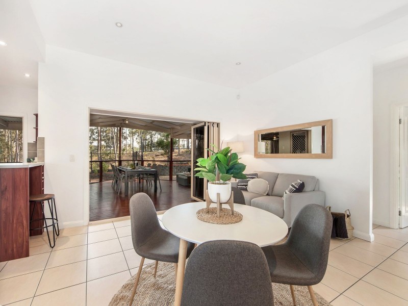 50 Oakview Circuit, Brookwater QLD 4300