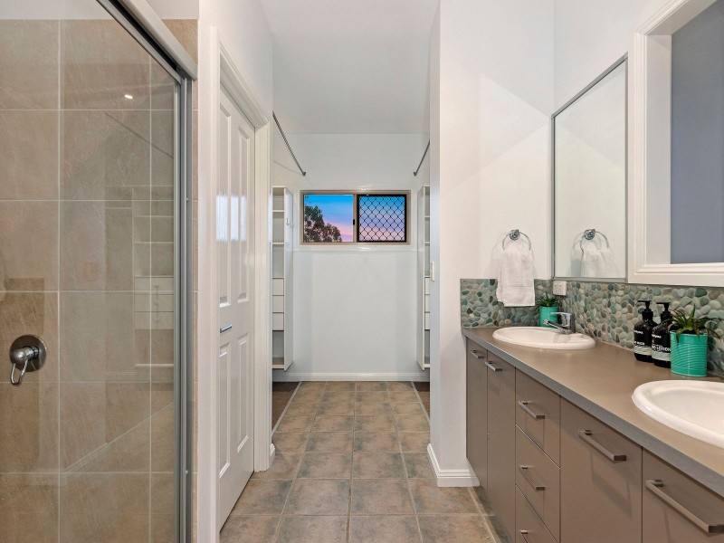 50 Oakview Circuit, Brookwater QLD 4300