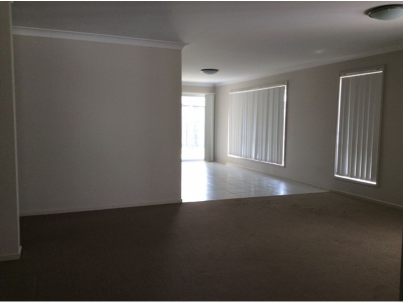 100 Valentine Circuit, Augustine Heights QLD 4300