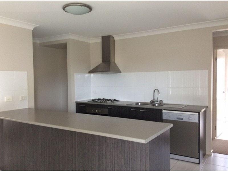 100 Valentine Circuit, Augustine Heights QLD 4300