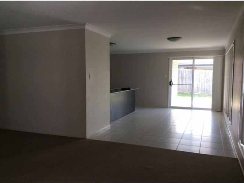 100 Valentine Circuit, Augustine Heights QLD 4300