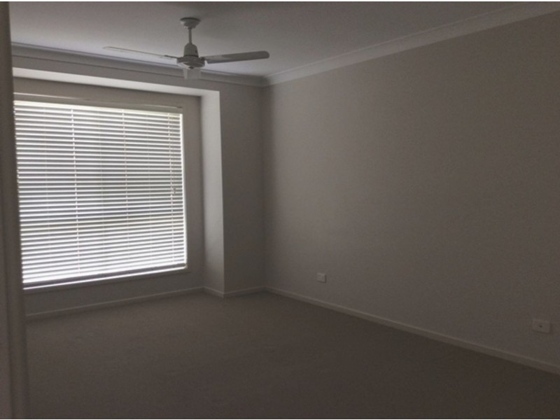 100 Valentine Circuit, Augustine Heights QLD 4300