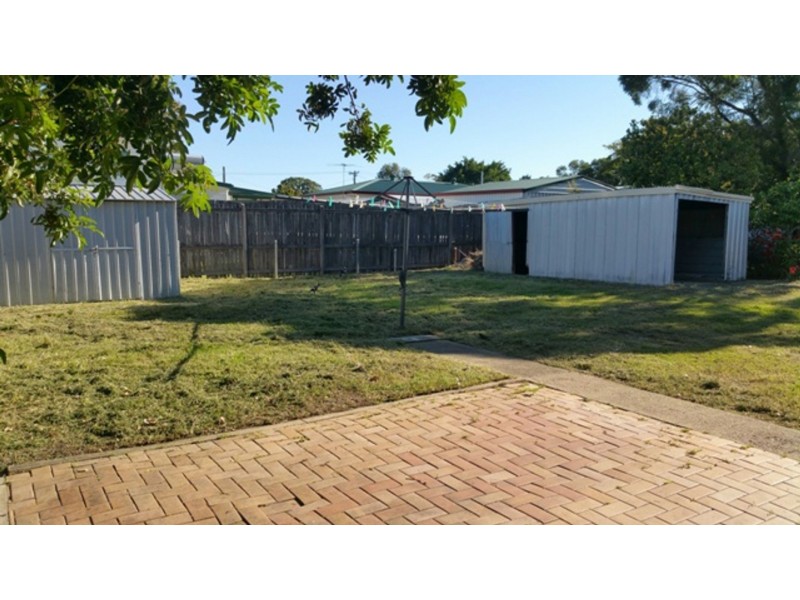 33 Edwards Street, Eastern Heights QLD 4305