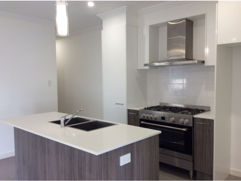 2/8 Chandon Court, Hillcrest QLD 4118