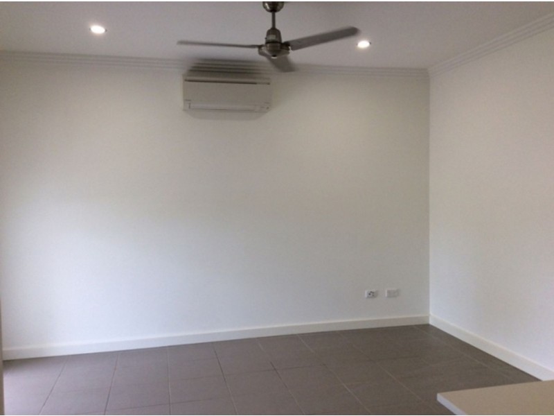 2/8 Chandon Court, Hillcrest QLD 4118